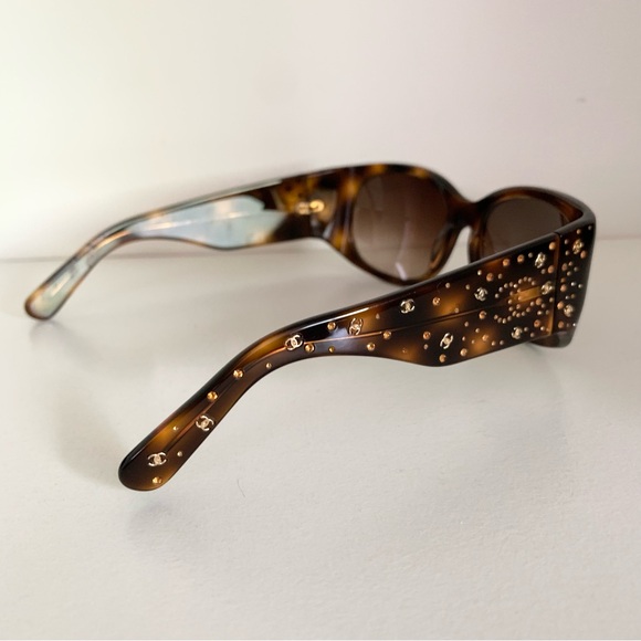 Chanel y2k crystal logo sunglasses - Picture 3 of 16